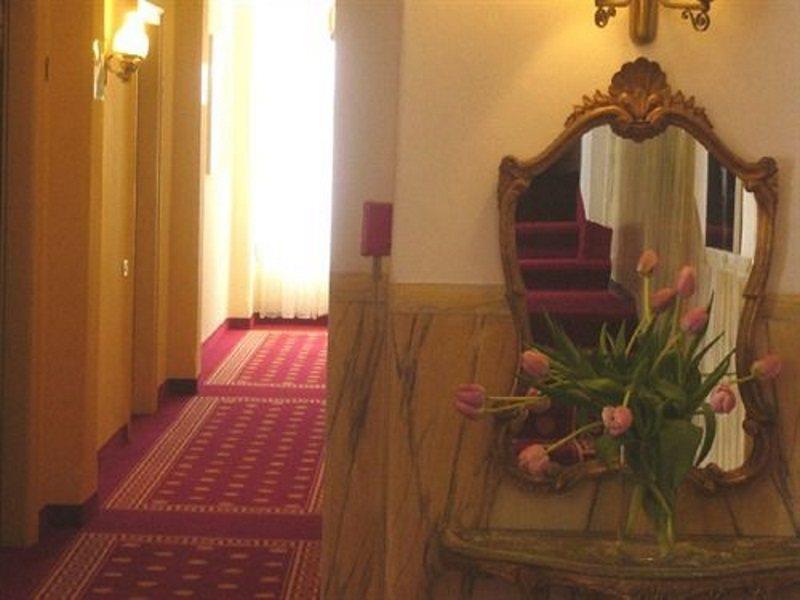 Hotel Byron Lido di Venezia Kültér fotó
